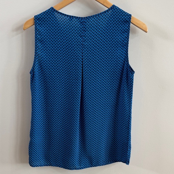 Reitmans Blue Patterned Sleeveless Blouse - Picture 4 of 5